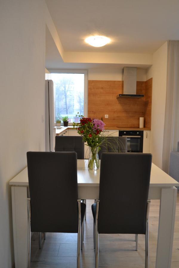 Elegant Escape Apartment II - City Centre Pressburg Exterior foto