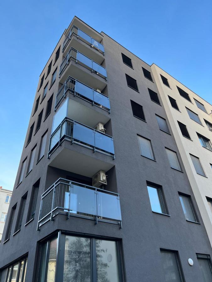 Elegant Escape Apartment II - City Centre Pressburg Exterior foto