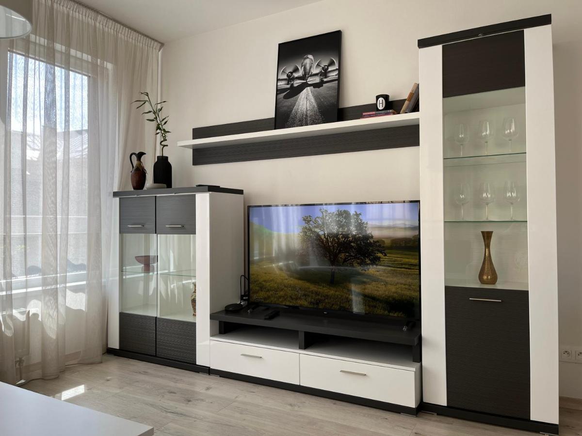 Elegant Escape Apartment II - City Centre Pressburg Exterior foto