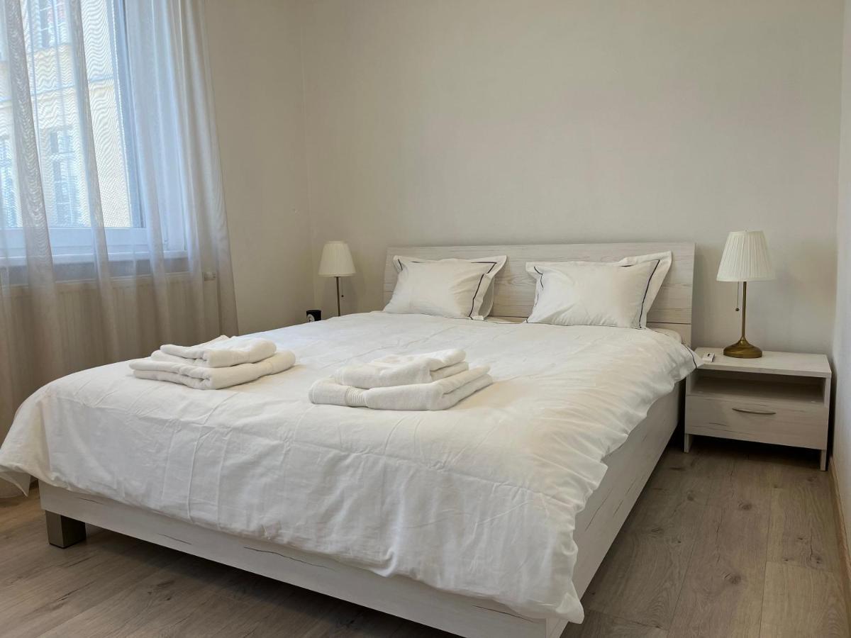 Elegant Escape Apartment II - City Centre Pressburg Exterior foto
