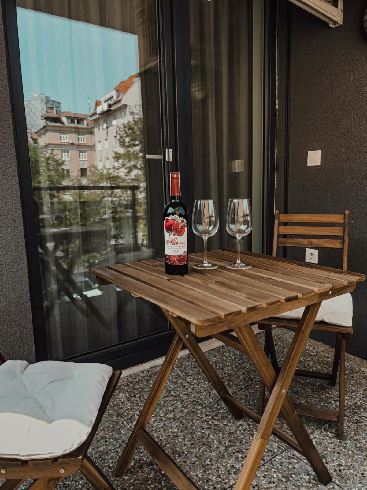 Elegant Escape Apartment II - City Centre Pressburg Exterior foto